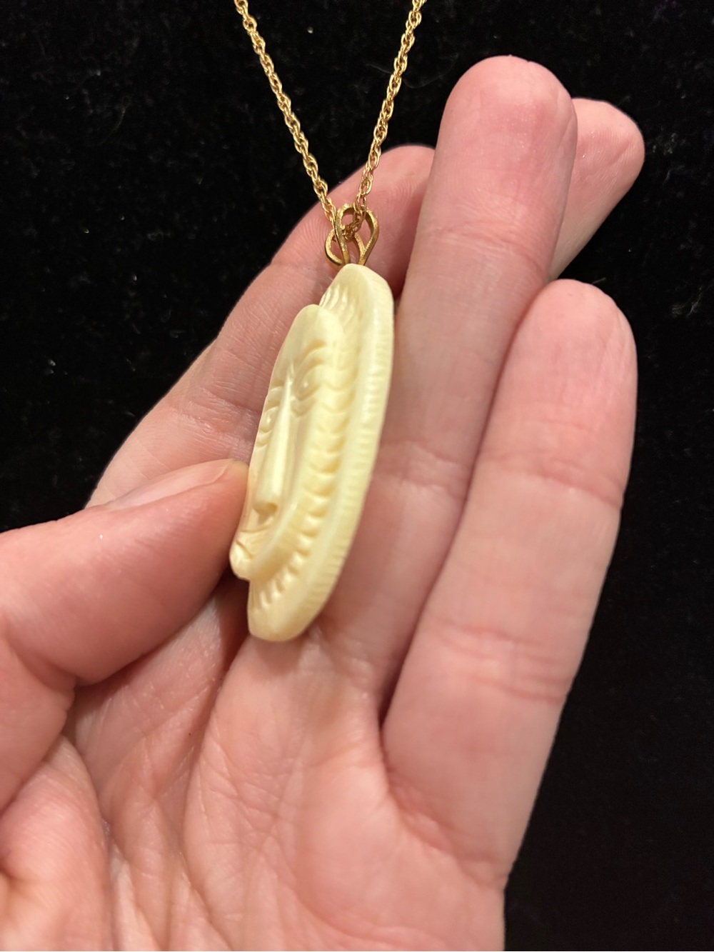Vintage Cream Bone Carved Tribal Face Pendant Gold Tone Rope Chain - Picture 3 of 7